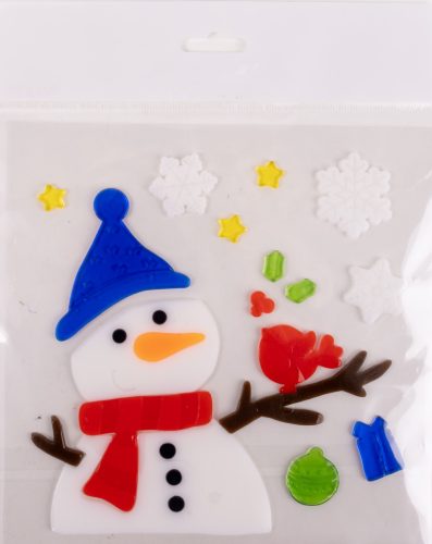 ABLAKZSELÉ HÓEMBER KÉK SAPKÁBAN