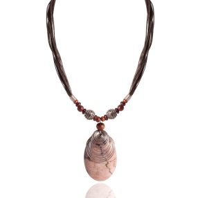 NATUR NYAKLÁNC ZÁRT KAGYLÓ MEDÁLLAL, BARNA